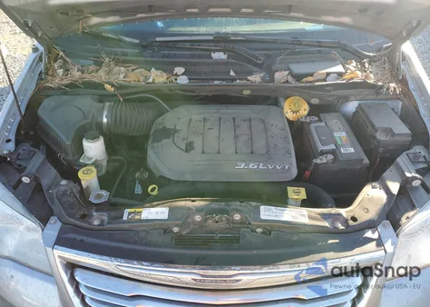 2016 Chrysler Town & Country Touring z USA, uszkodzony, nr VIN 2C4RC1BG6GR189459